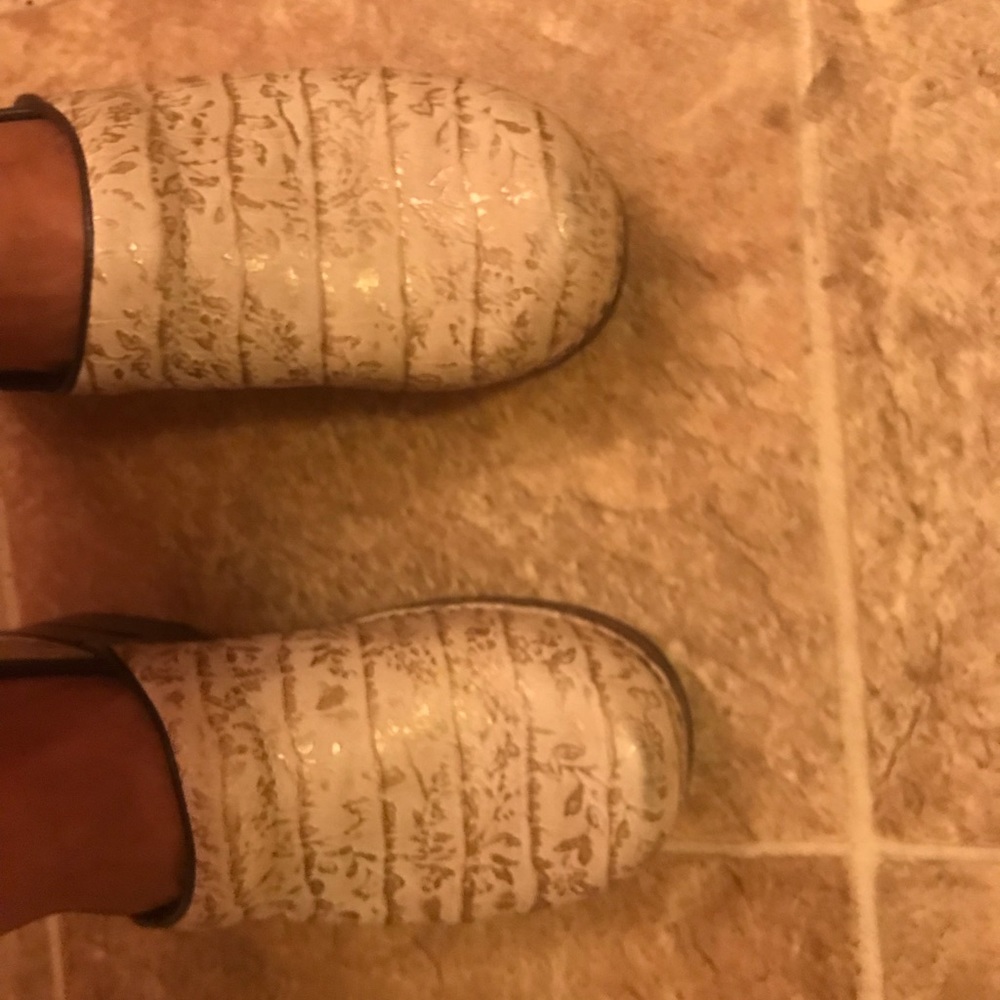 Cream Dansko